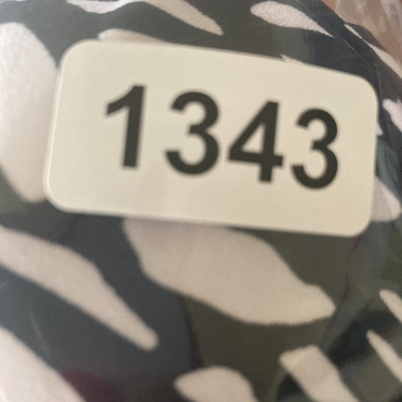 Trimshaper Swimwear Womens‎ Size 24W Shirred Web Design Tank Black White - Picture 10 of 10